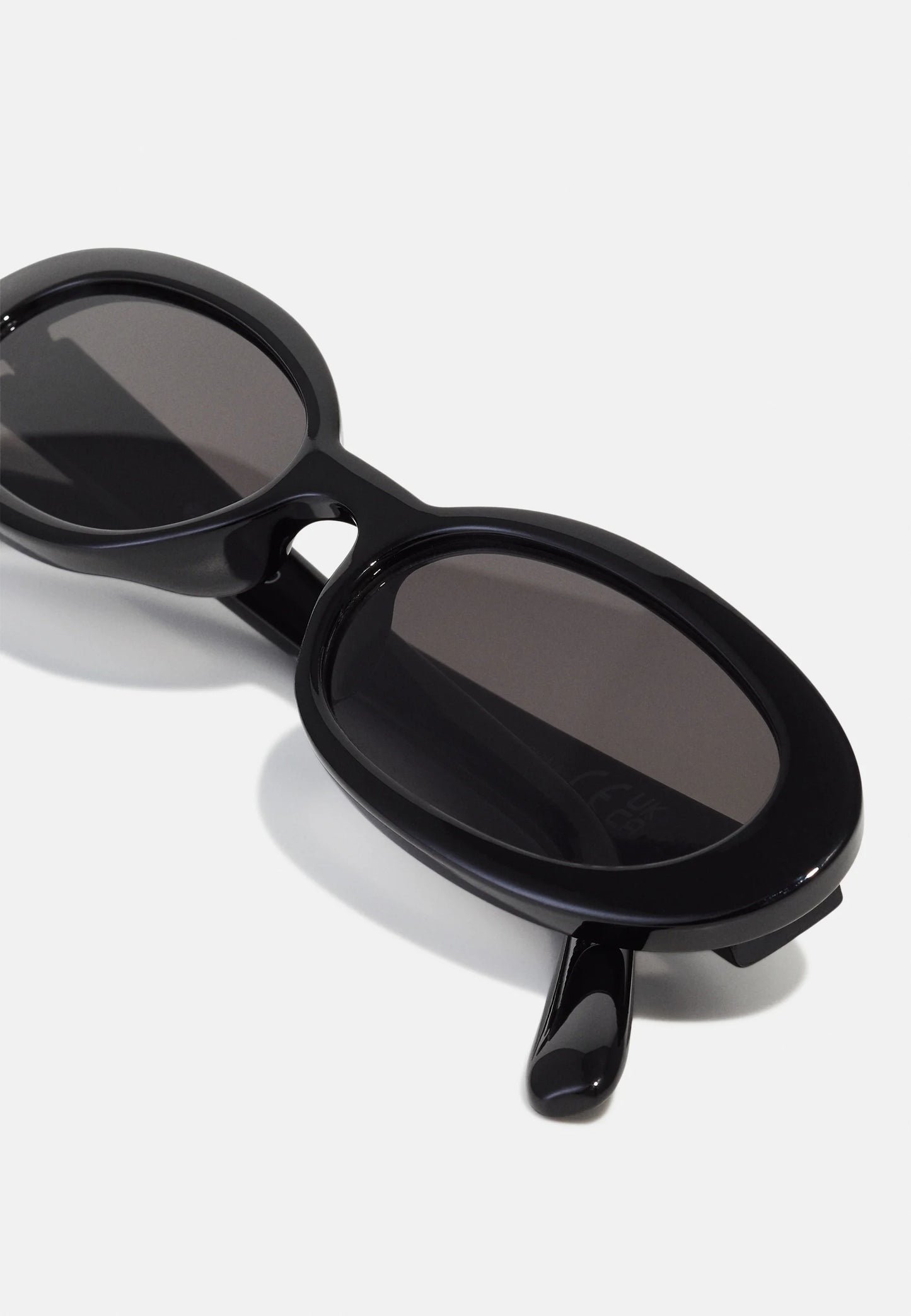 Oculos Oval