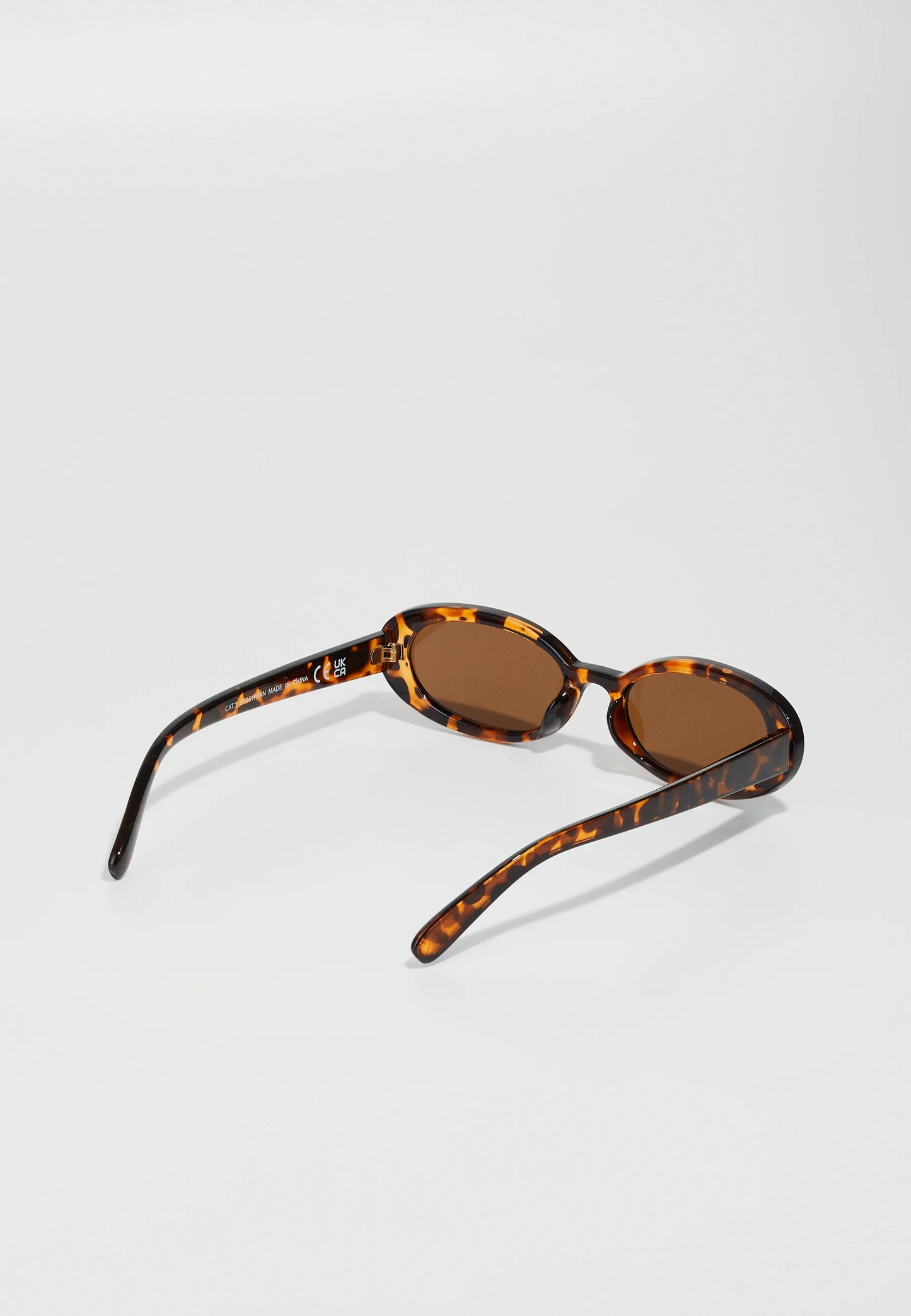 Oculos Oval